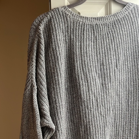 Grey sweater with lace trim - Picture 5 of 6